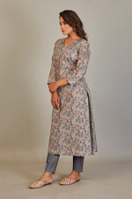 Load image into Gallery viewer, Pure Italian Digital Printed Fabric Black Paisley Silk Blue & Yellow Flower Kurti