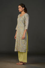Load image into Gallery viewer, Pure Linen Cotton Digital Ptd Kurti Mehandi Paisley
