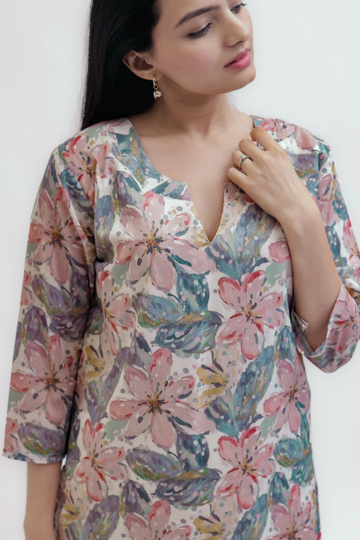 Sunaina Digital Printed Fabric Cream / Grey Pink Flower Top